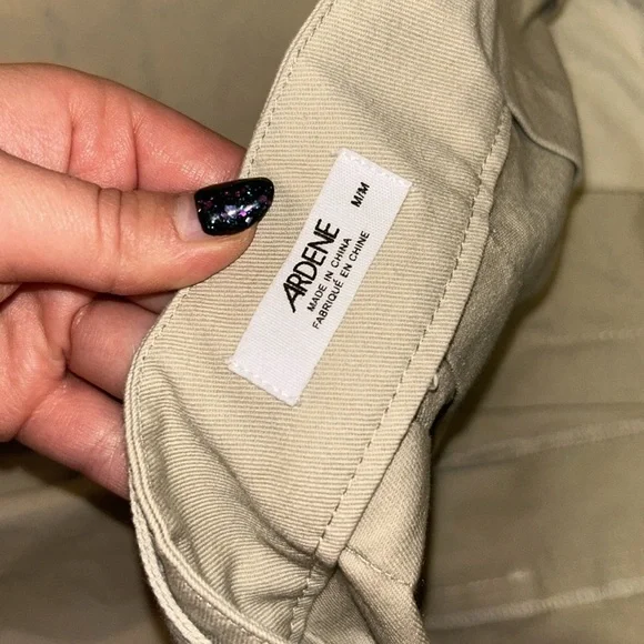 BEIGE PLEATED MINI SKIRT WITH BELT DETAILING - Picture 7 of 7